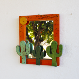 Καθρέφτης με Κάκτους