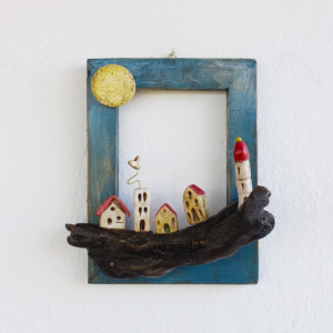 Κορνίζα Σπιτάκια πάνω σε Θαλασσόξυλο