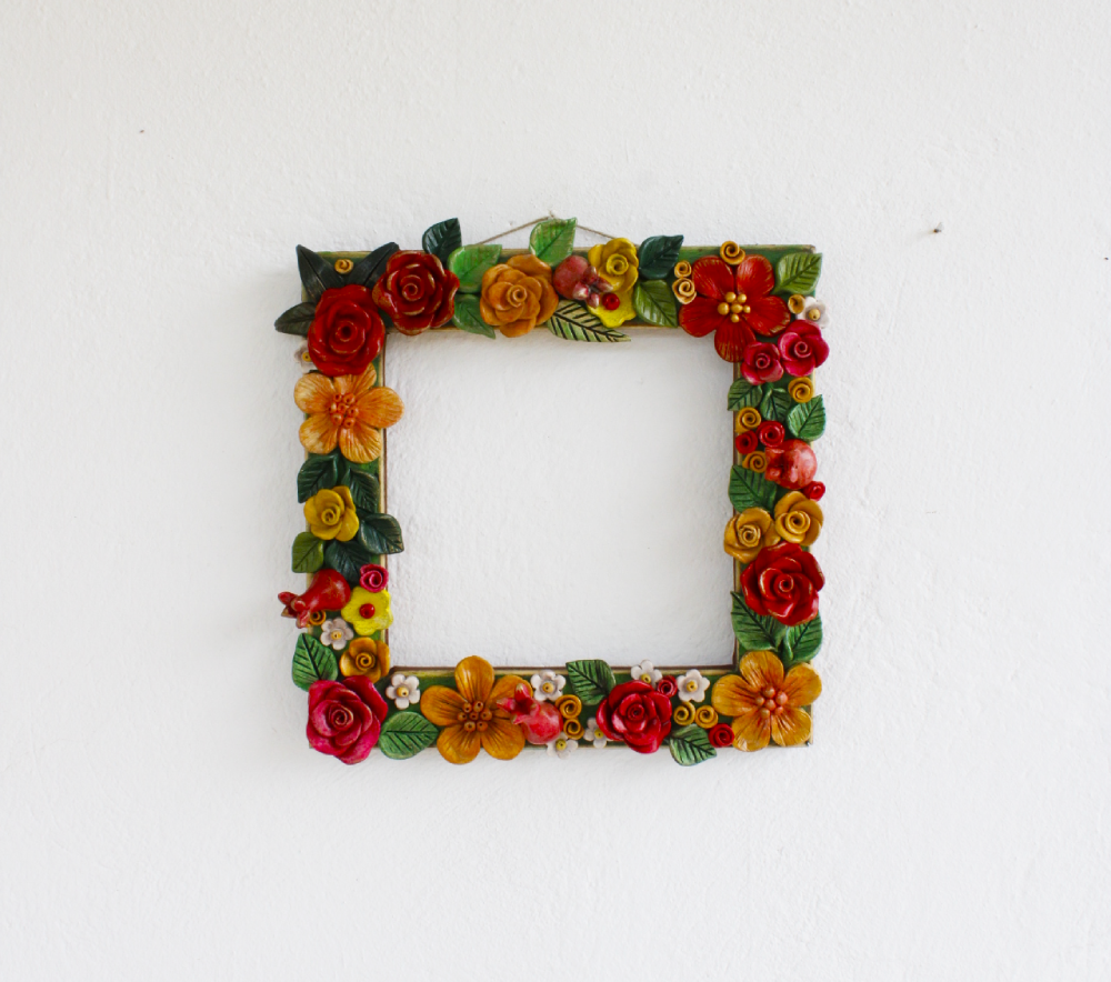 Κορνίζα με Λουλουδάκια